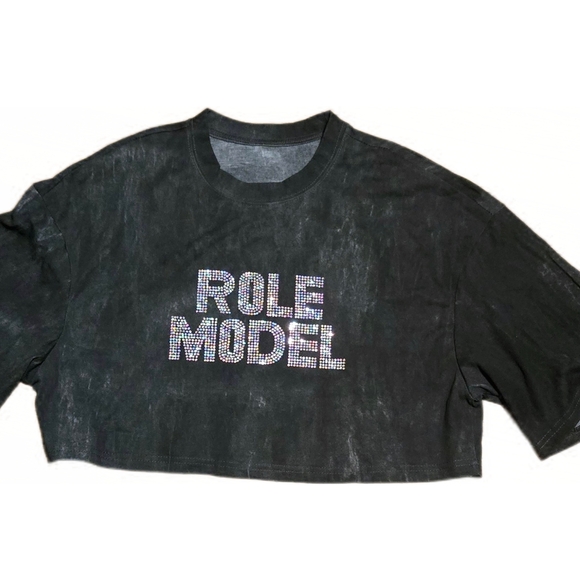 Oversized Role Model Women's Black Cropped Tee - Picture 2 of 2
